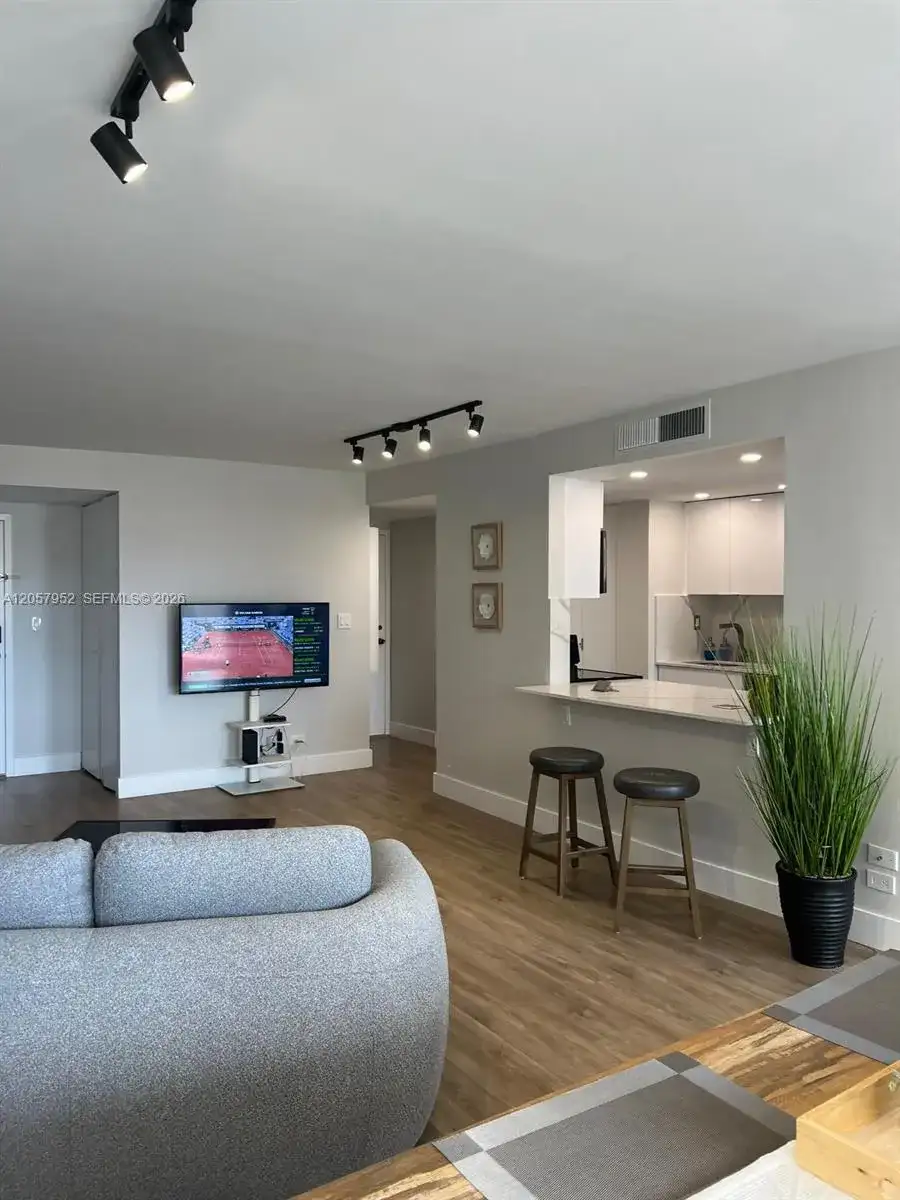 251 174th St # 1215, Sunny Isles Beach FL 33160 photo 3