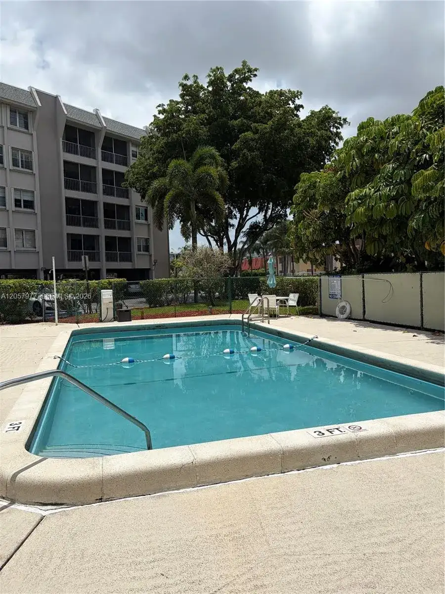 505 Spencer Dr # 315, West Palm Beach FL 33409 photo 2