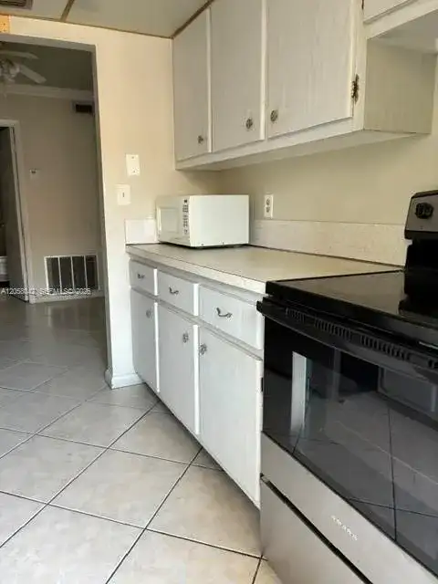 348 S Federal Hwy # 24, Dania Beach FL 33004 photo 3