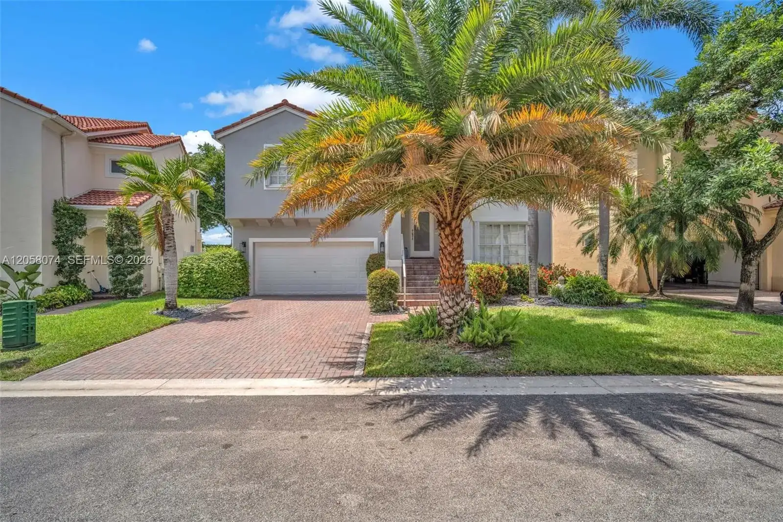 7565 NW 19th Dr, Pembroke Pines FL 33024 photo 2