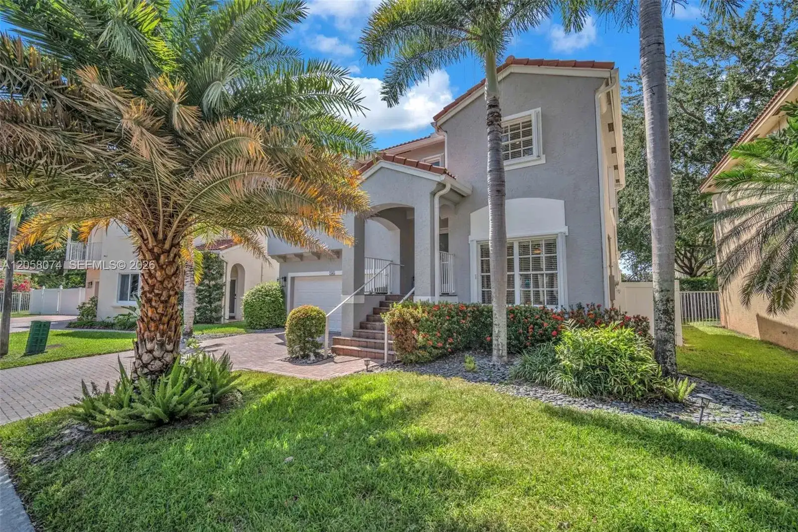 7565 NW 19th Dr, Pembroke Pines FL 33024 photo 3