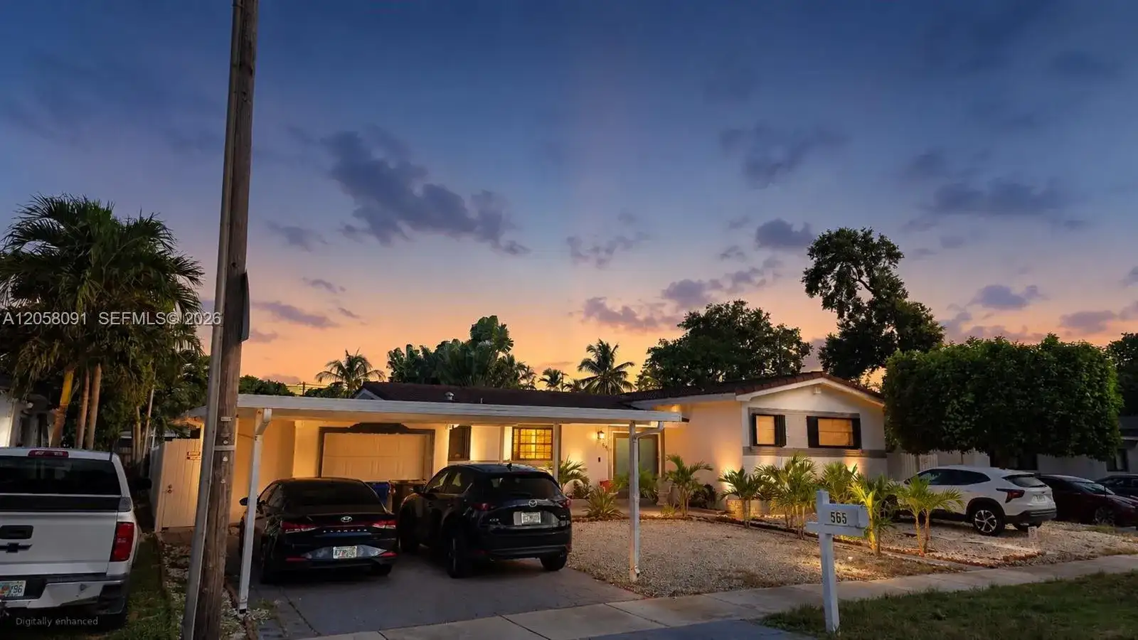 565 NE 179th Dr, North Miami Beach FL 33162 photo 2