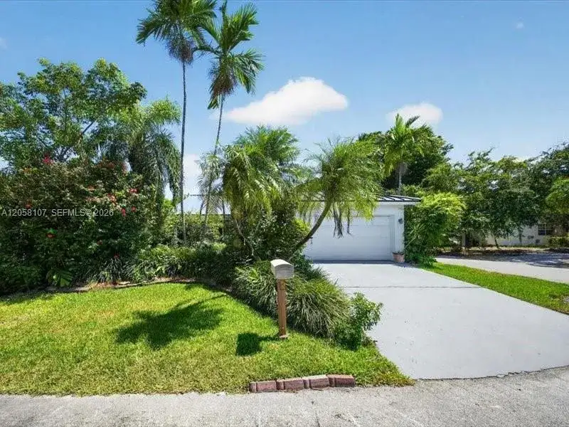 8514 SW 209th Ln, Cutler Bay FL 33189 photo 5
