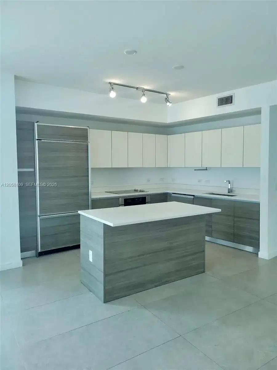 1100 S Miami Ave # 2001, Miami FL 33130 photo 2