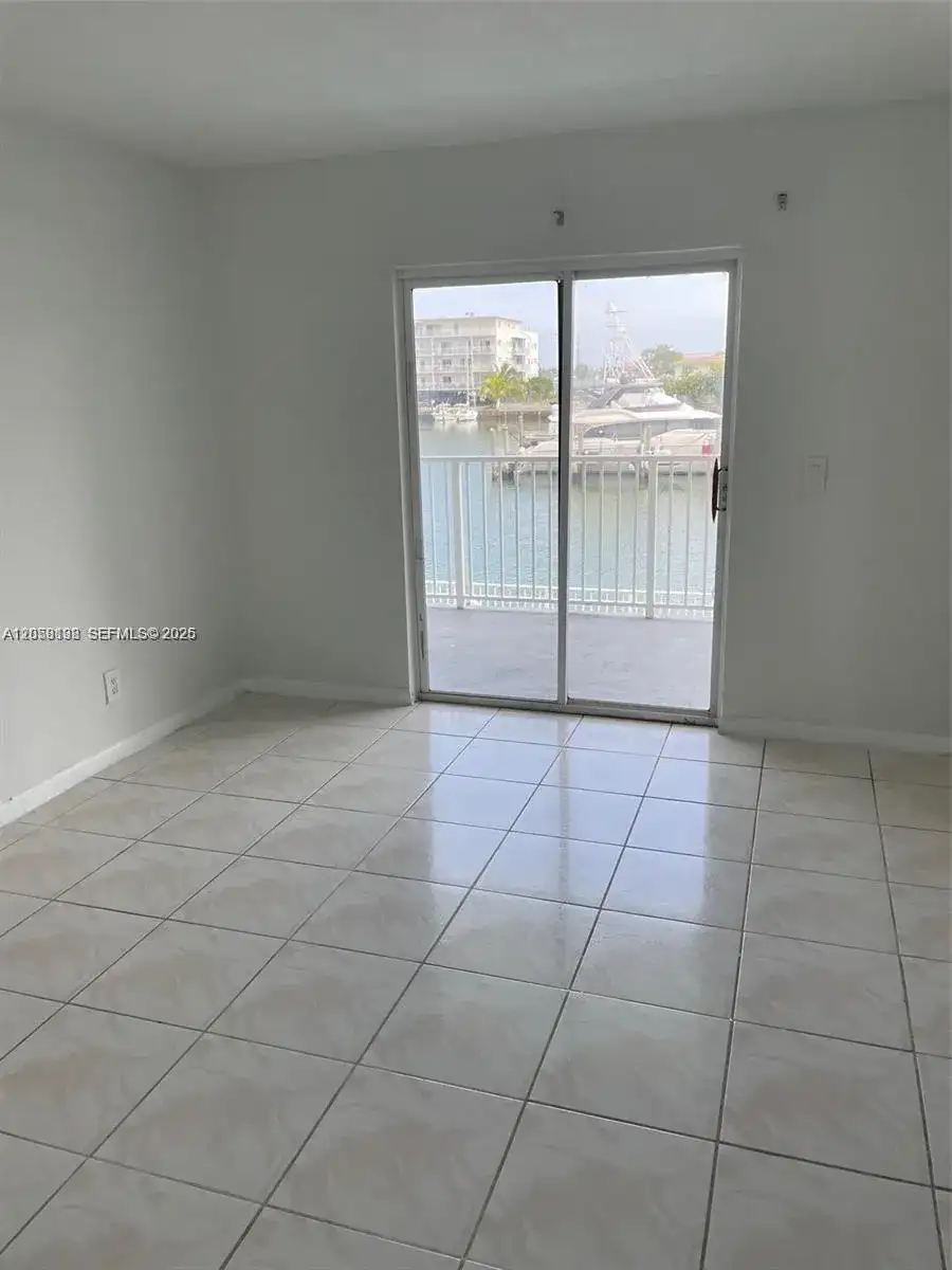 7921 West Dr # 7, North Bay Village FL 33141 photo 4