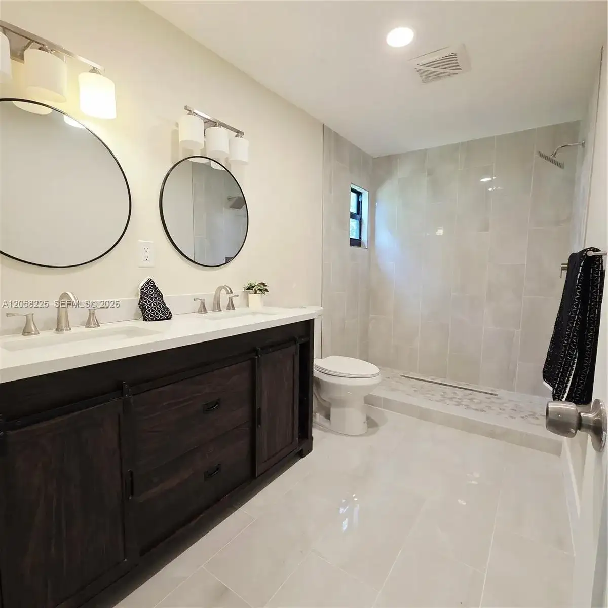 601 NE 1st St, Pompano Beach FL 33060 photo 4