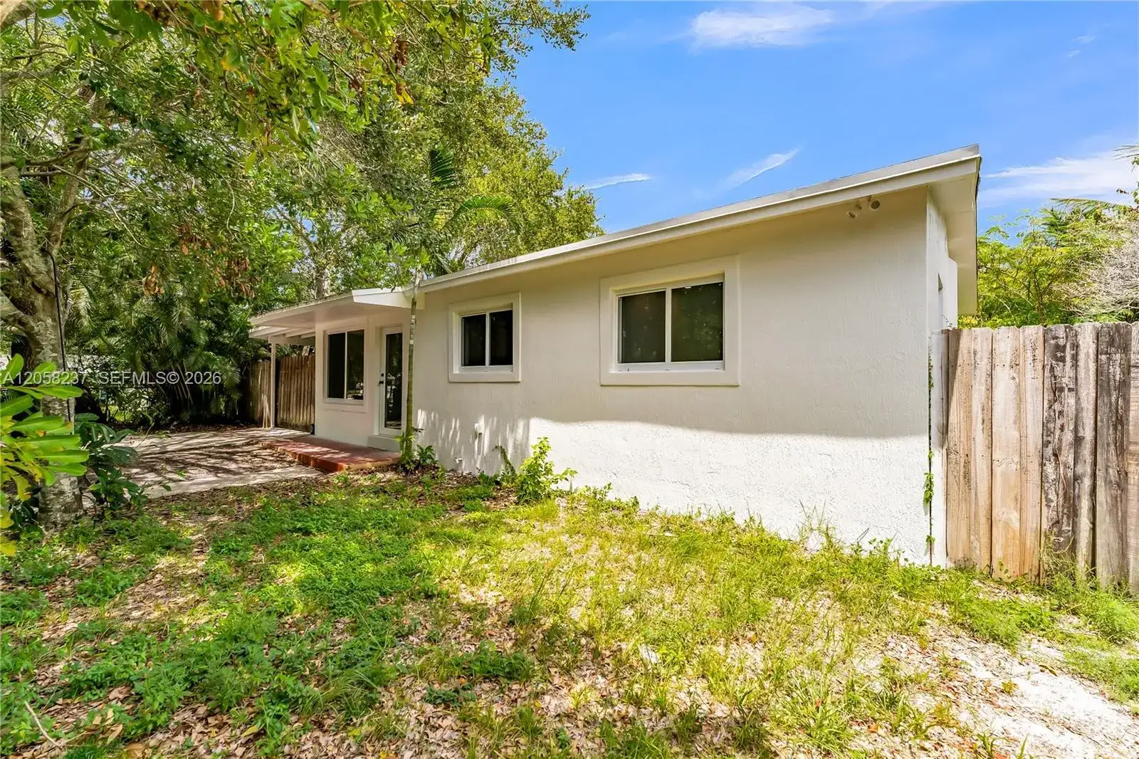3611 SW 36th St, West Park FL 33023 photo 2