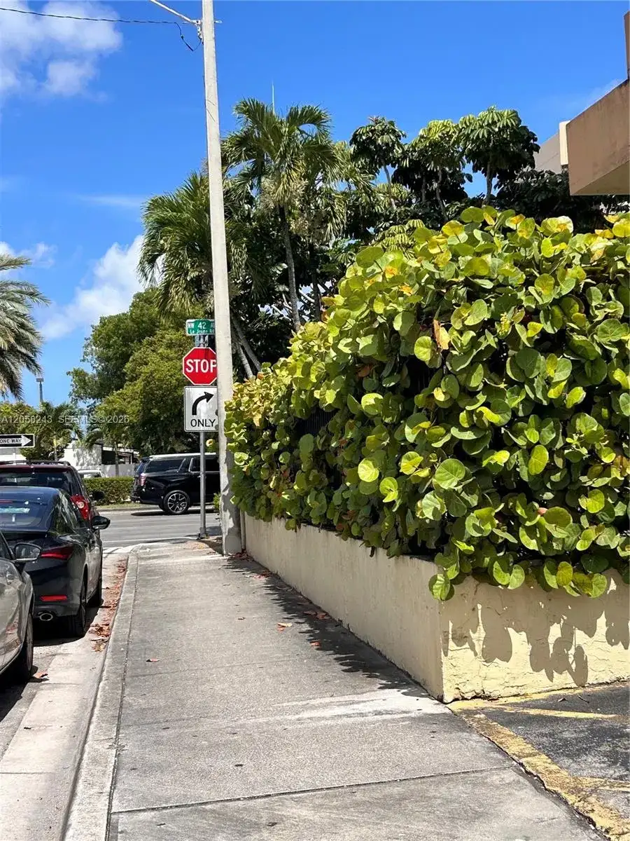 300 NW 42nd Ave # 109, Miami FL 33126 photo 2