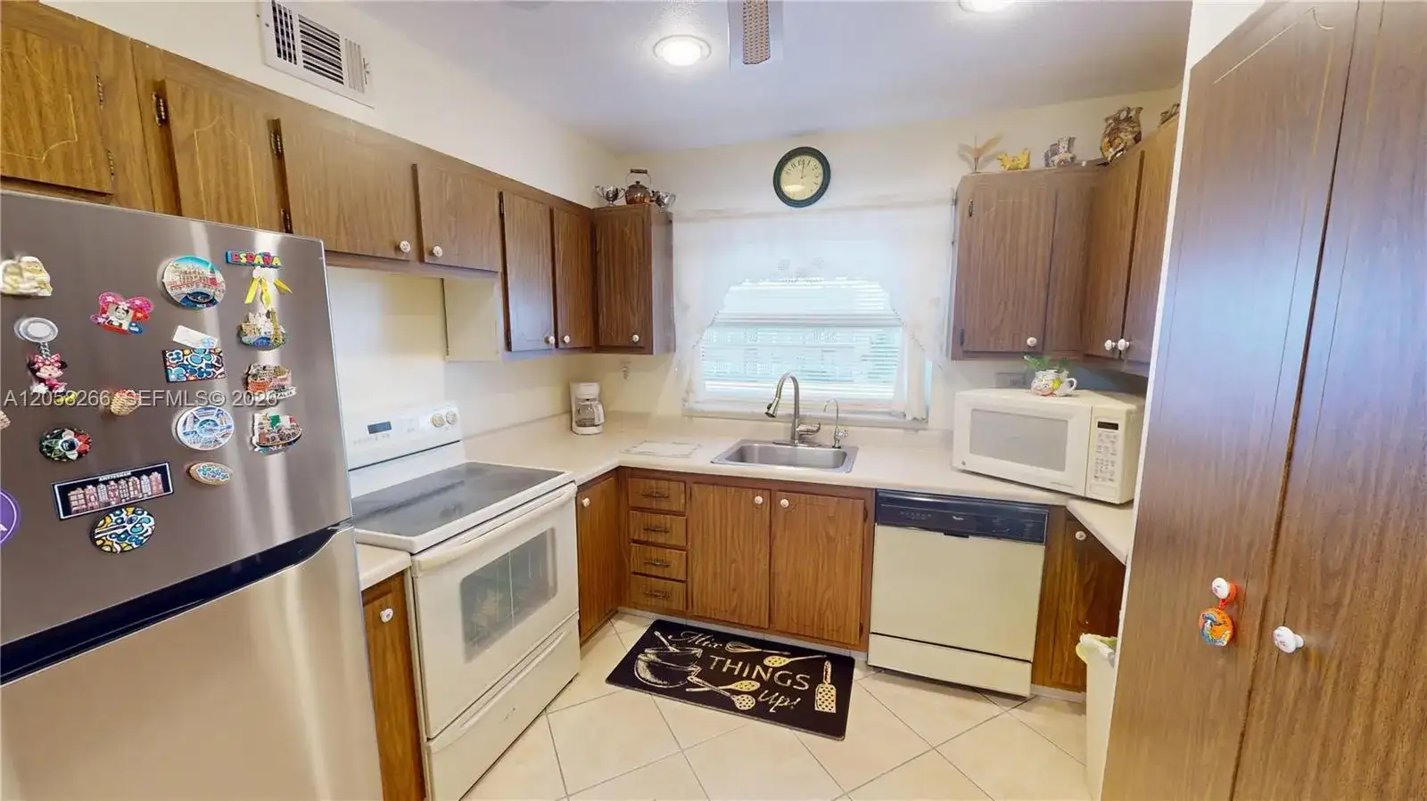 9320 Sunrise Lakes Blvd # 303, Sunrise FL 33322 photo 3