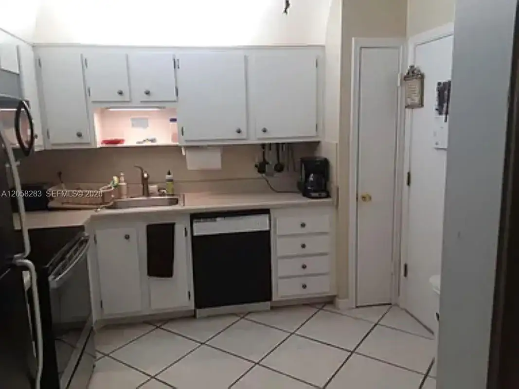 2061 NW 47th Ter # P4, Lauderhill FL 33313 photo 2