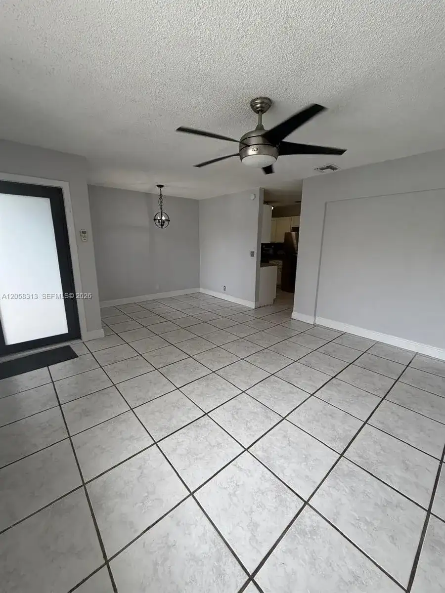 9116 NW 35th Pl, Sunrise FL 33351 photo 2