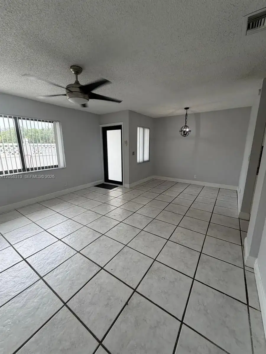 9116 NW 35th Pl, Sunrise FL 33351 photo 3