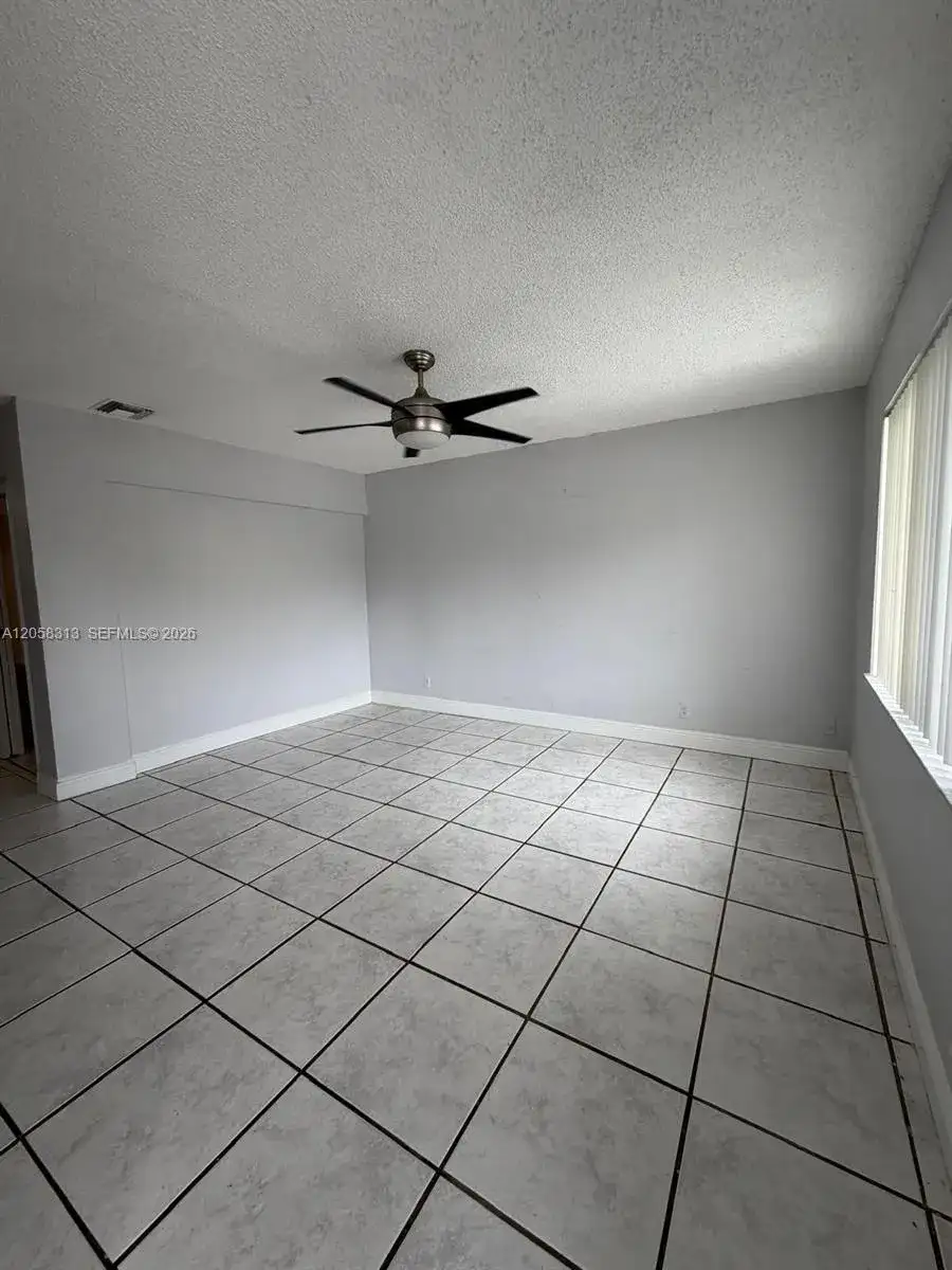9116 NW 35th Pl, Sunrise FL 33351 photo 4