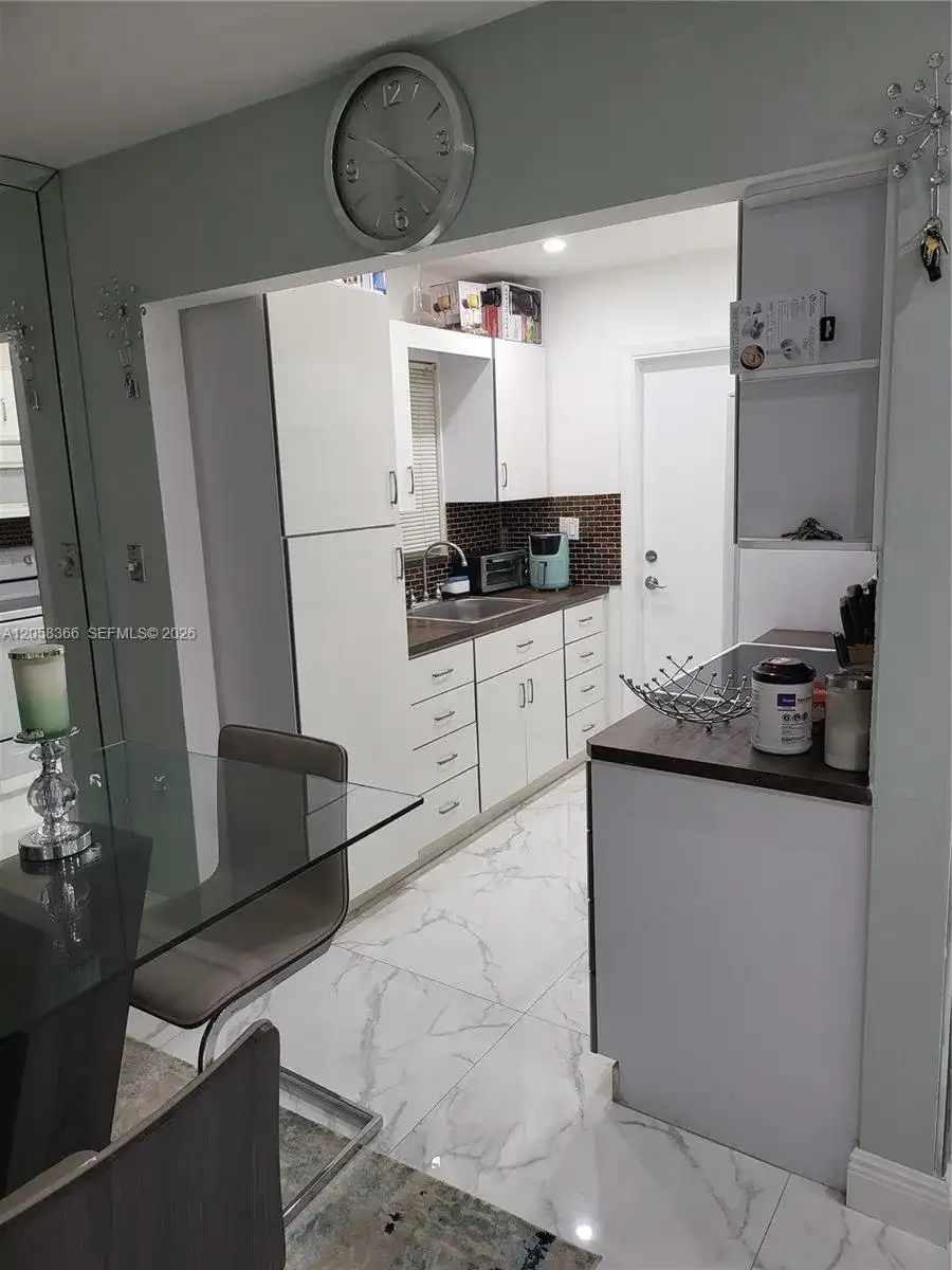 1747 Rodman St # 110, Hollywood FL 33020 photo 4