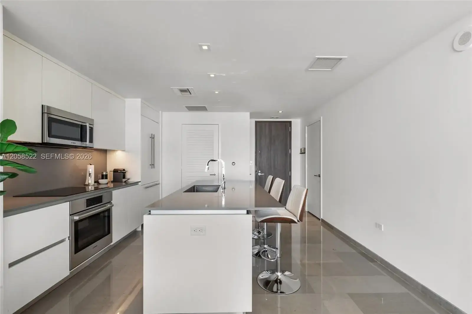 68 SE 6th St # 2306, Miami FL 33131 photo 5