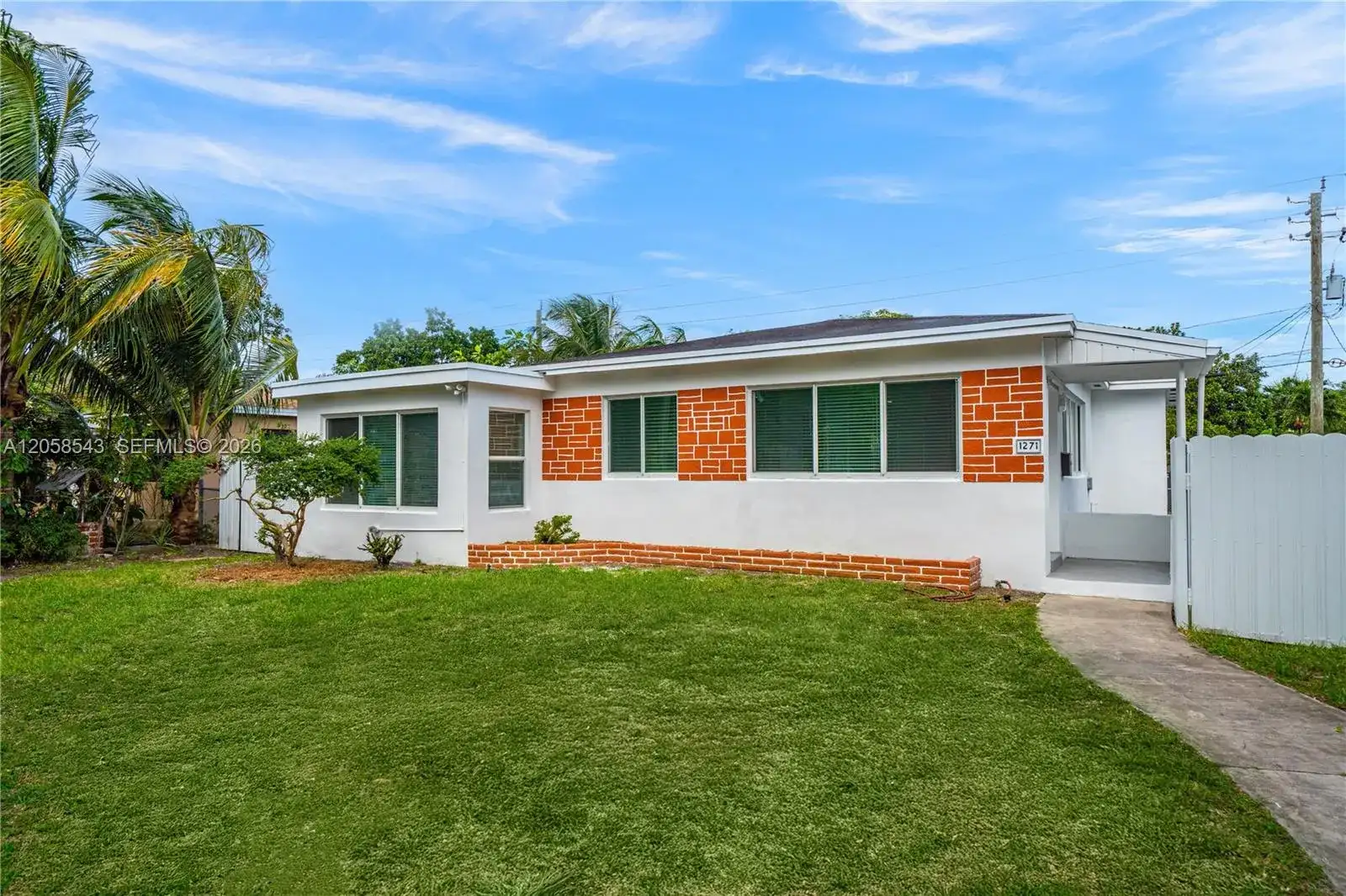 1271 NE 159th St, North Miami Beach FL 33162 photo 2