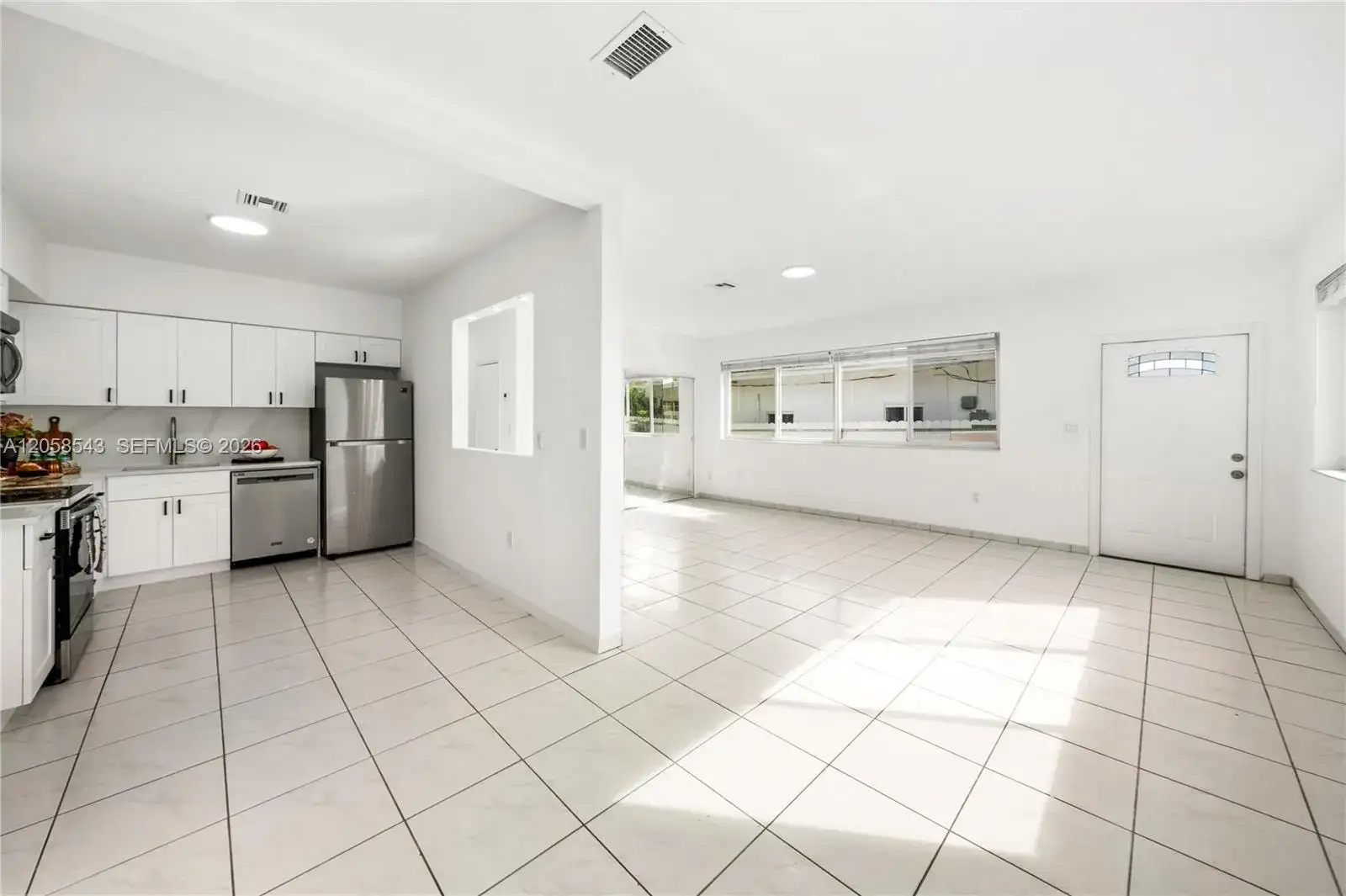 1271 NE 159th St, North Miami Beach FL 33162 photo 4