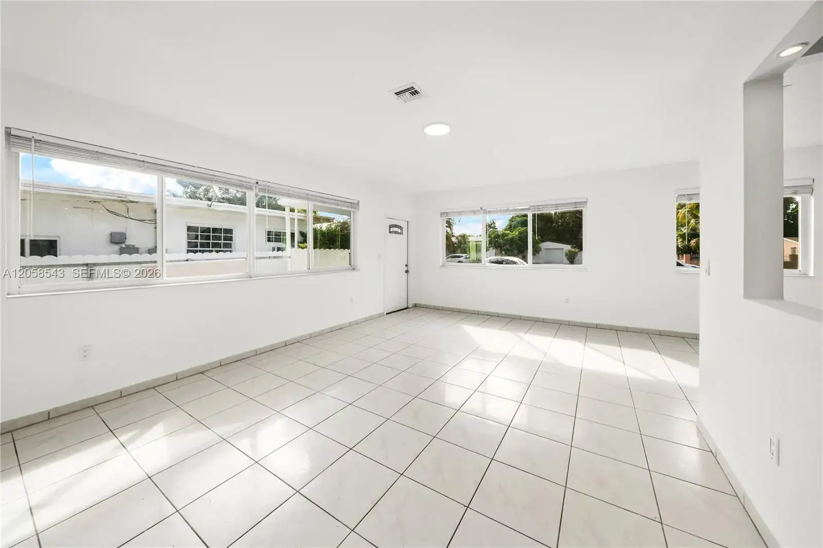 1271 NE 159th St, North Miami Beach FL 33162 photo 5