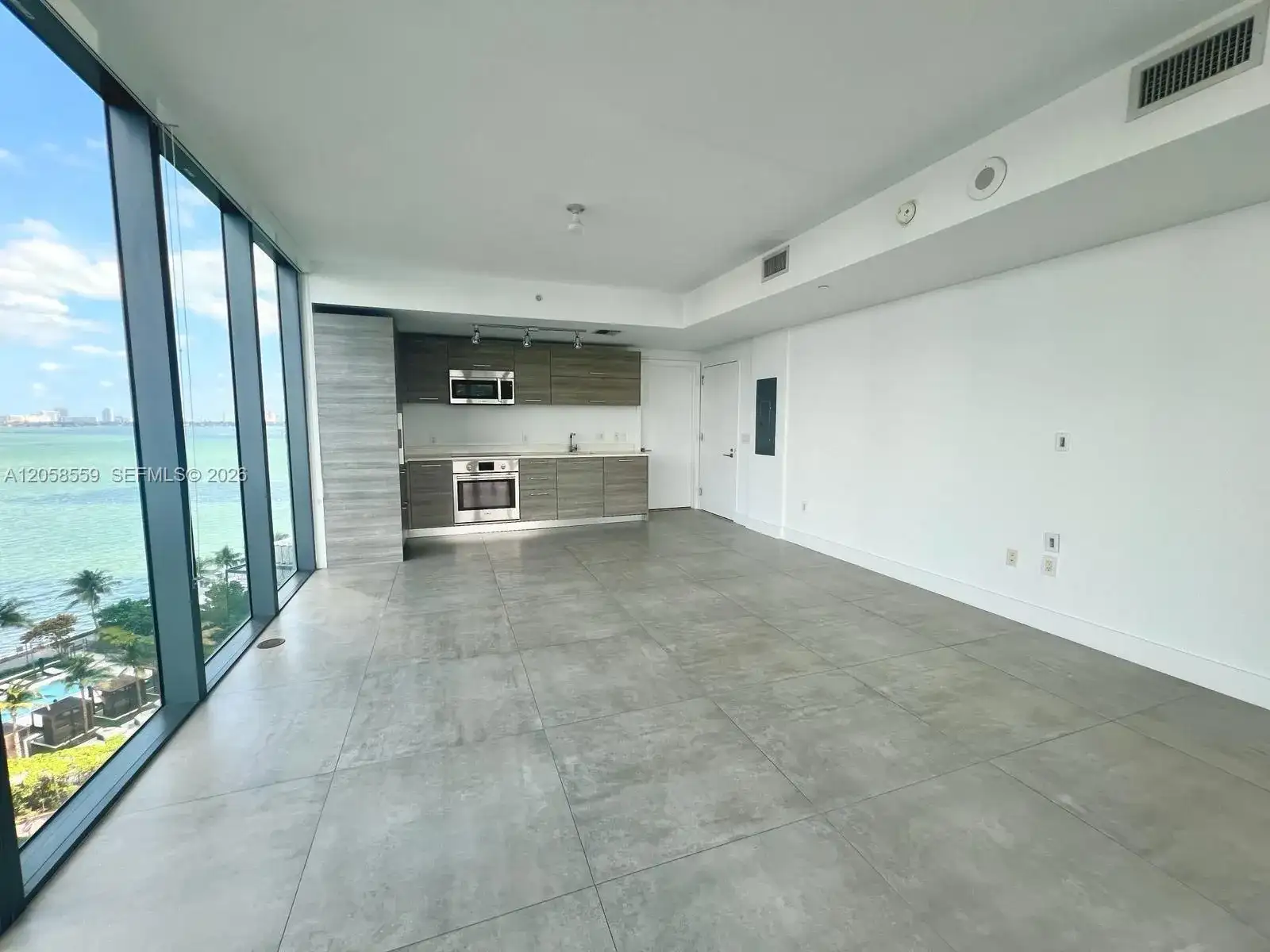 650 NE 32nd St # 908, Miami FL 33137 photo 2