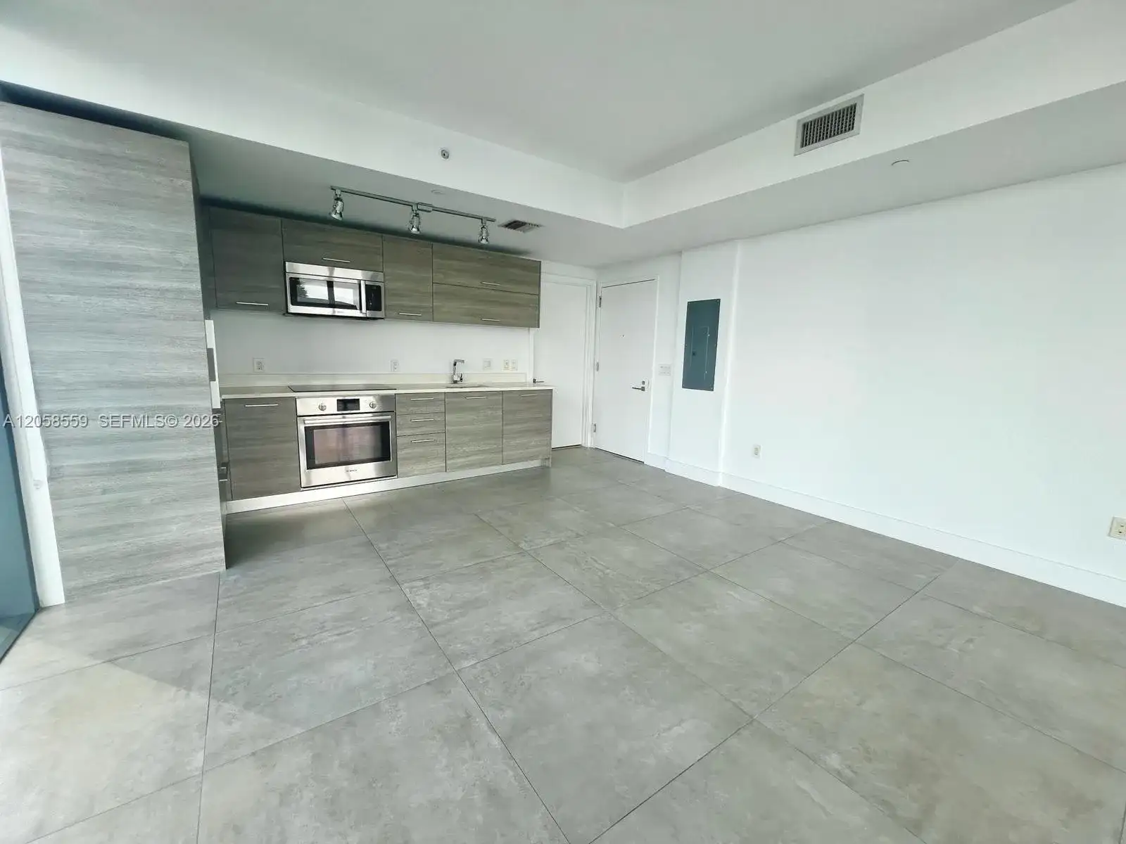 650 NE 32nd St # 908, Miami FL 33137 photo 3