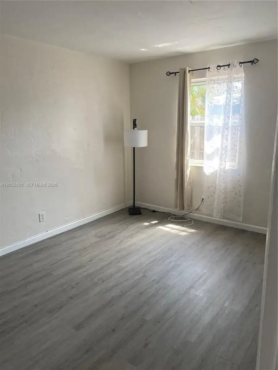 2349 NE 9th, Pompano Beach FL 33062 photo 4