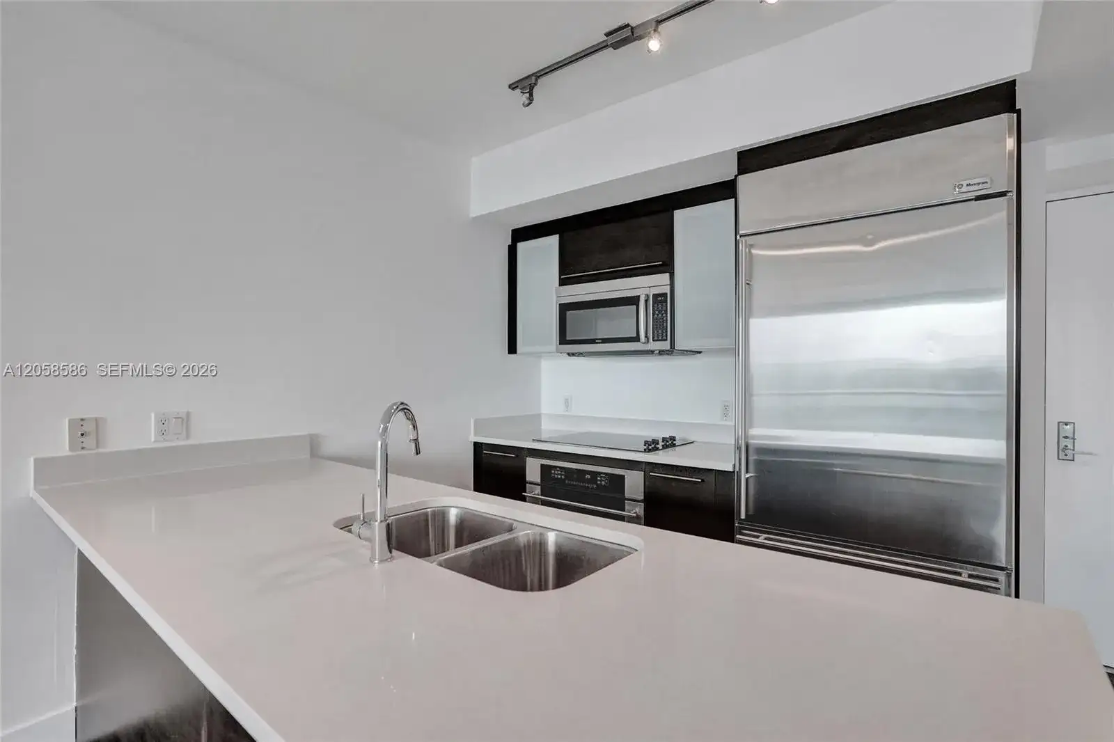 55 SE 6th St # 3604, Miami FL 33131 photo 3