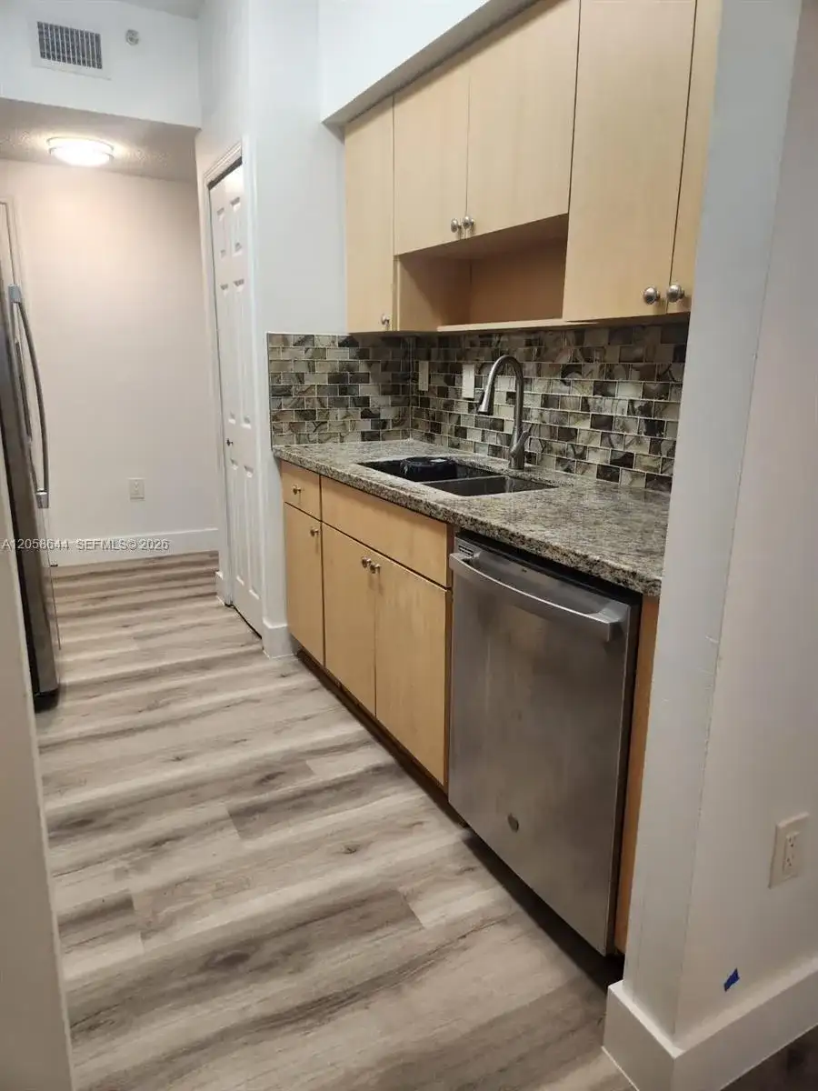 7085 Nova Dr # 102, Davie FL 33317 photo 3
