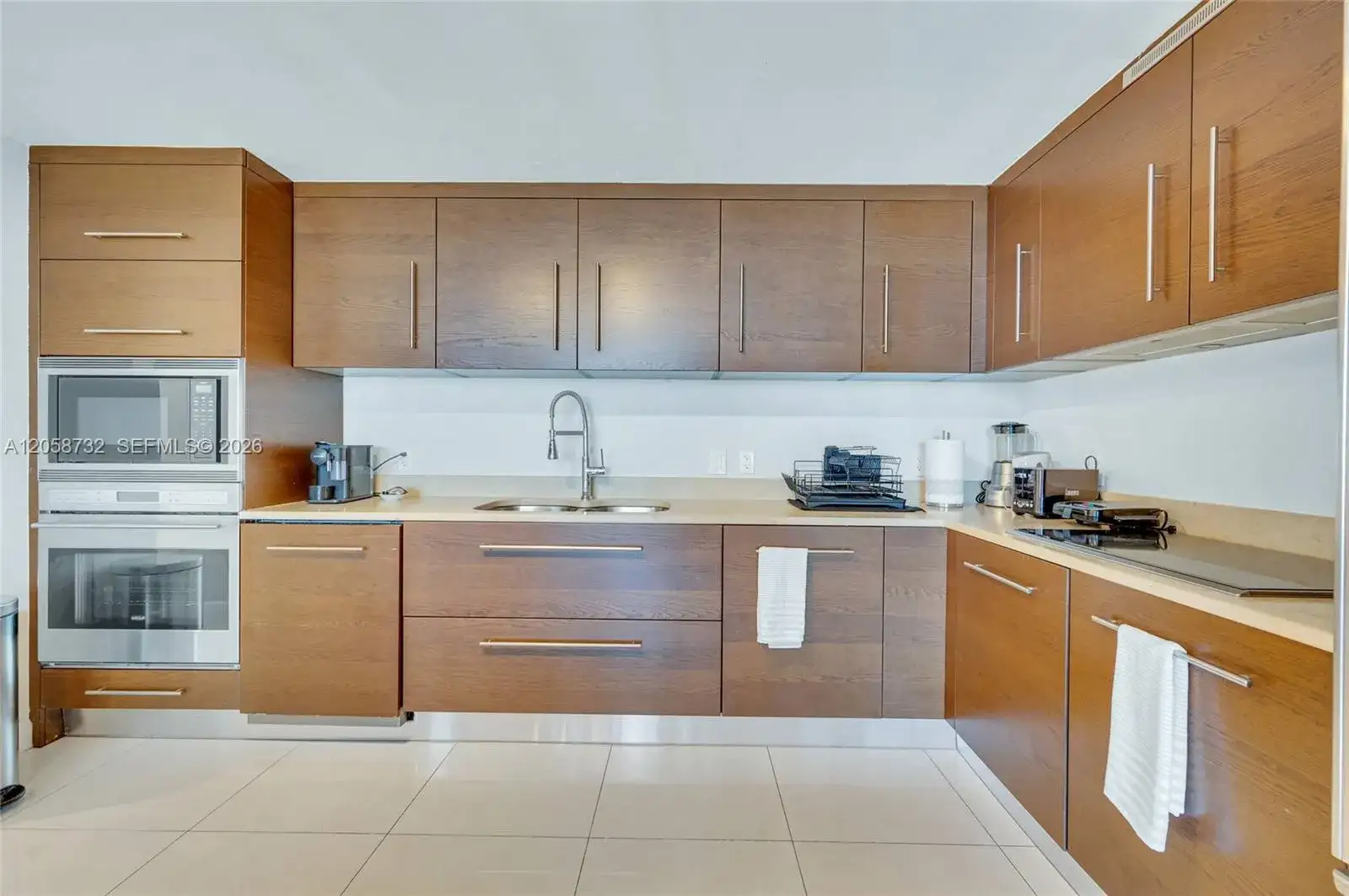 485 Brickell Ave # 3401, Miami FL 33131 photo 3