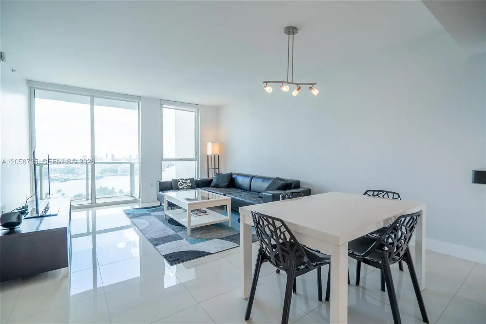 253 NE 2nd St # 2107, Miami FL 33132 photo 3