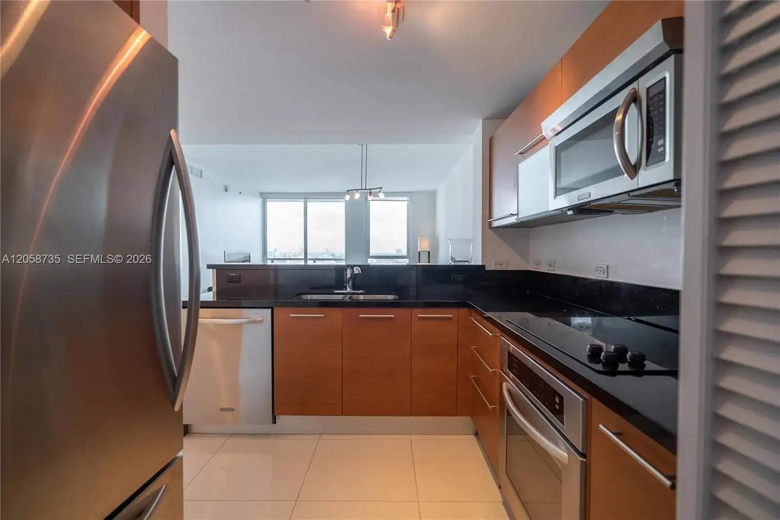 253 NE 2nd St # 2107, Miami FL 33132 photo 4