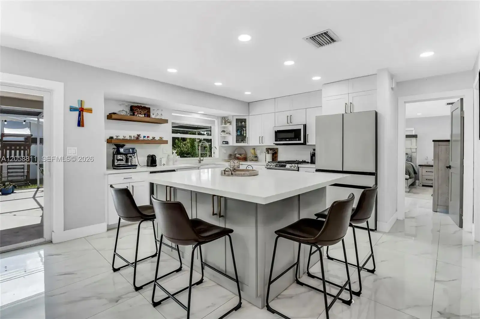 2130 NW 106th Ave, Pembroke Pines FL 33026 photo 2