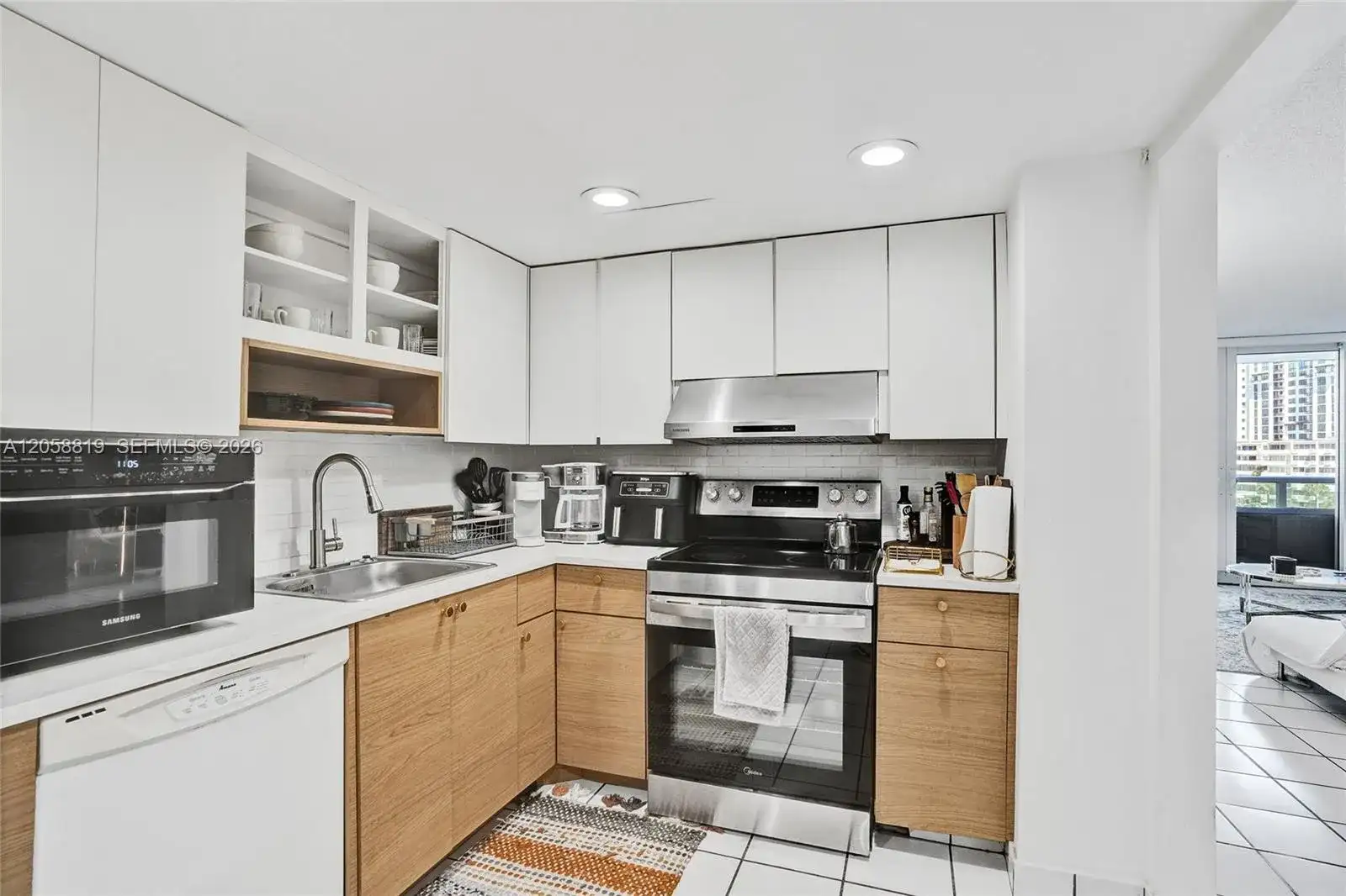100 Bayview Dr # 401, Sunny Isles Beach FL 33160 photo 5