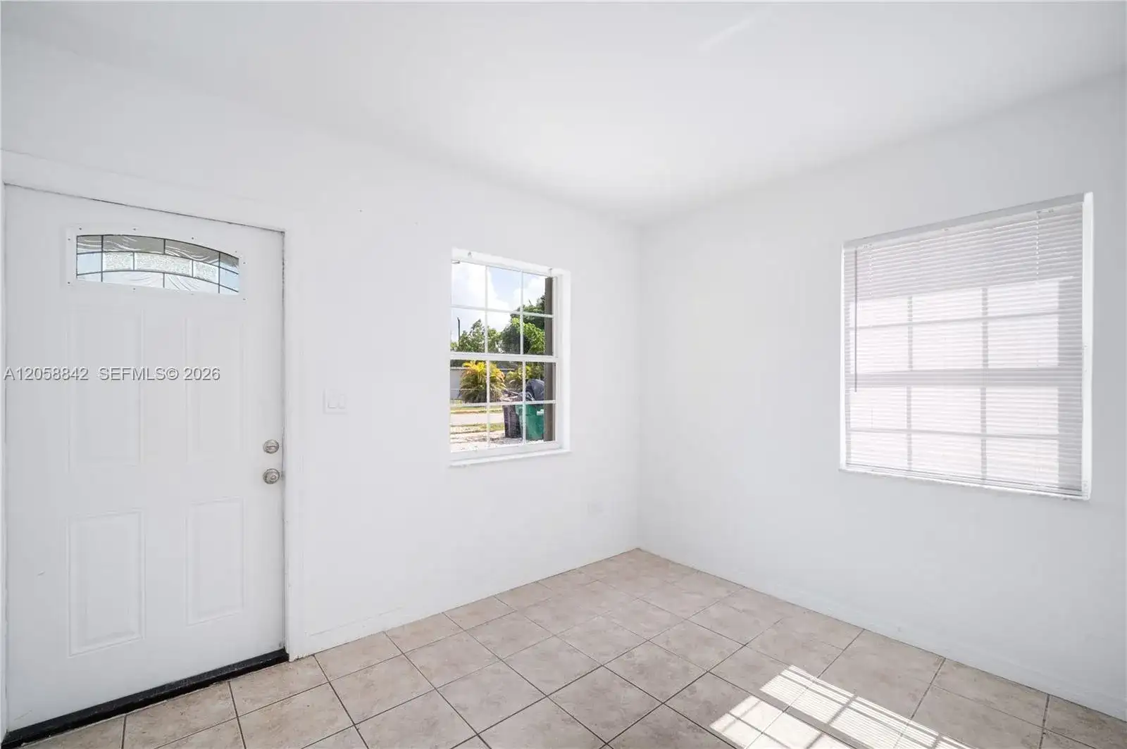 15431 Harding Ln, Homestead FL 33033 photo 4