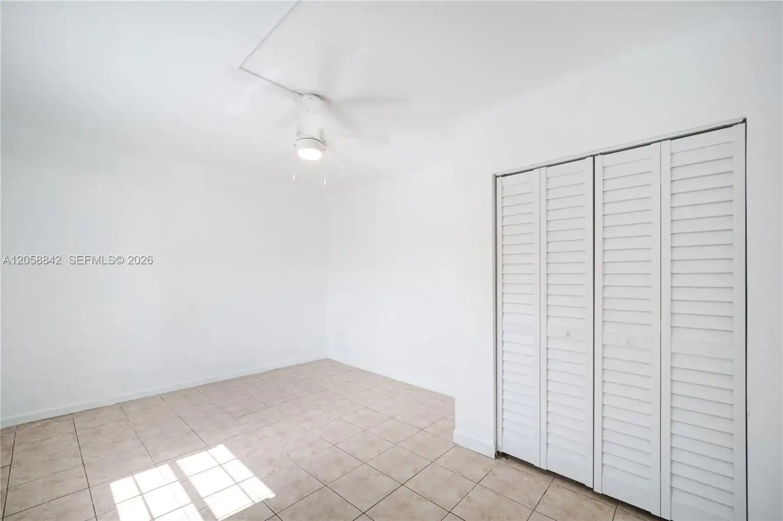 15431 Harding Ln, Homestead FL 33033 photo 5
