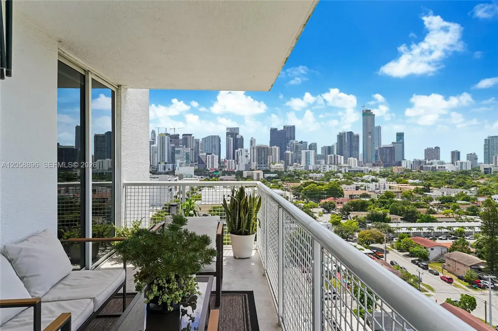 900 SW 8th St # 1609, Miami FL 33130 photo 2