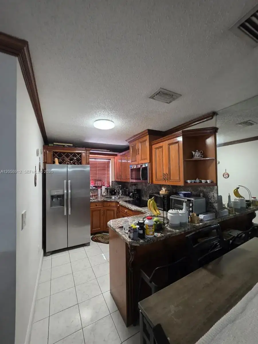 8085 NW 8th St # 6, Miami FL 33126 photo 4