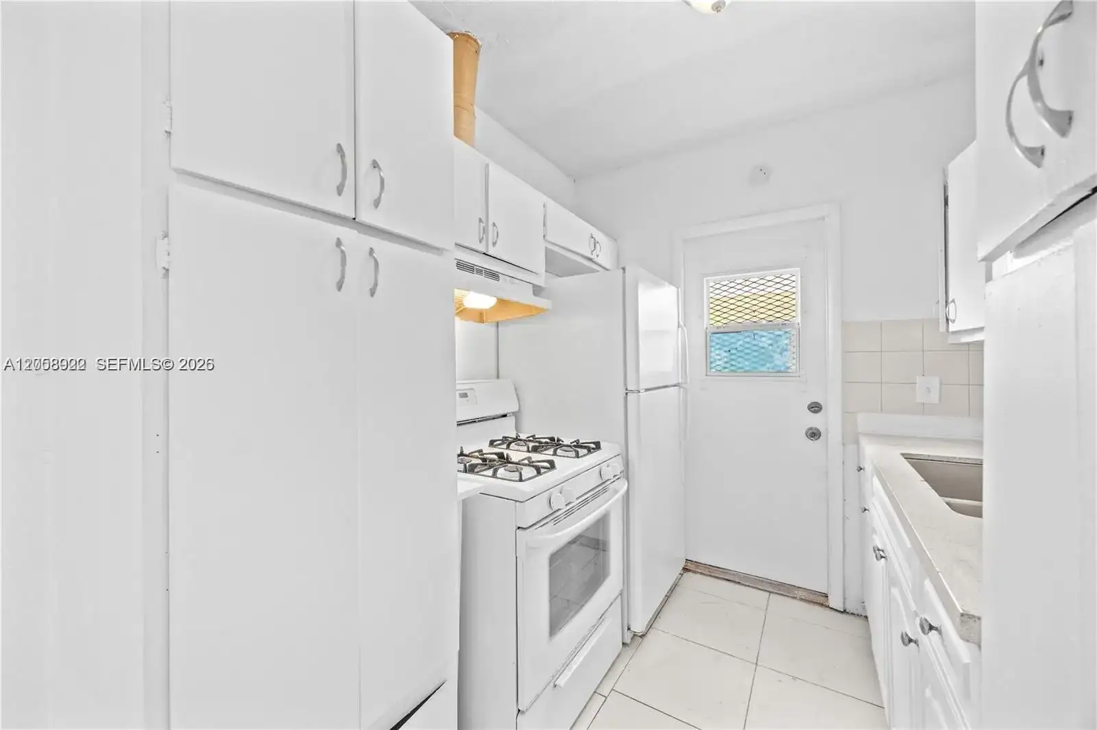2072 NE 169th St # 2, North Miami Beach FL 33162 photo 2