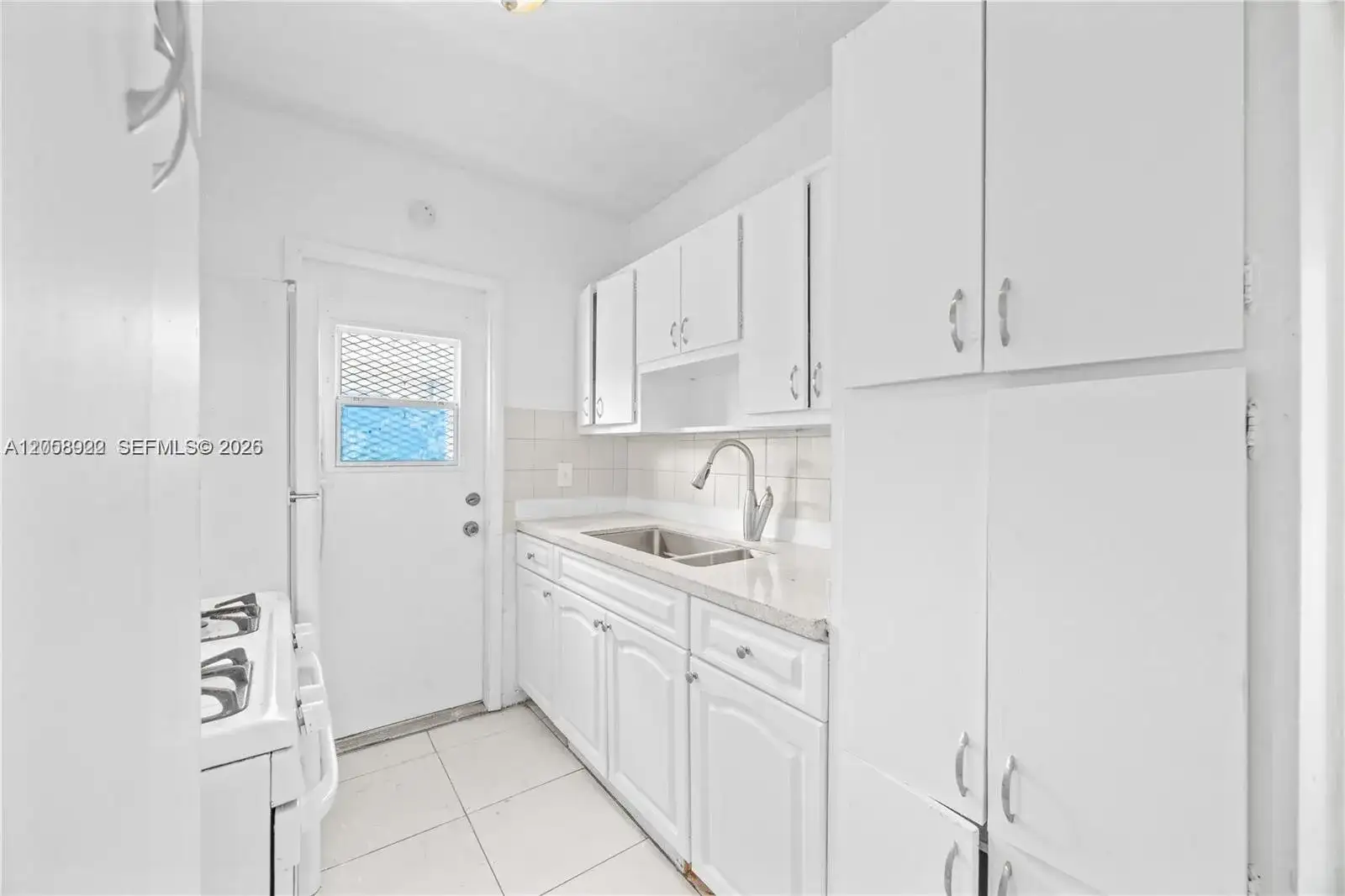 2072 NE 169th St # 2, North Miami Beach FL 33162 photo 3