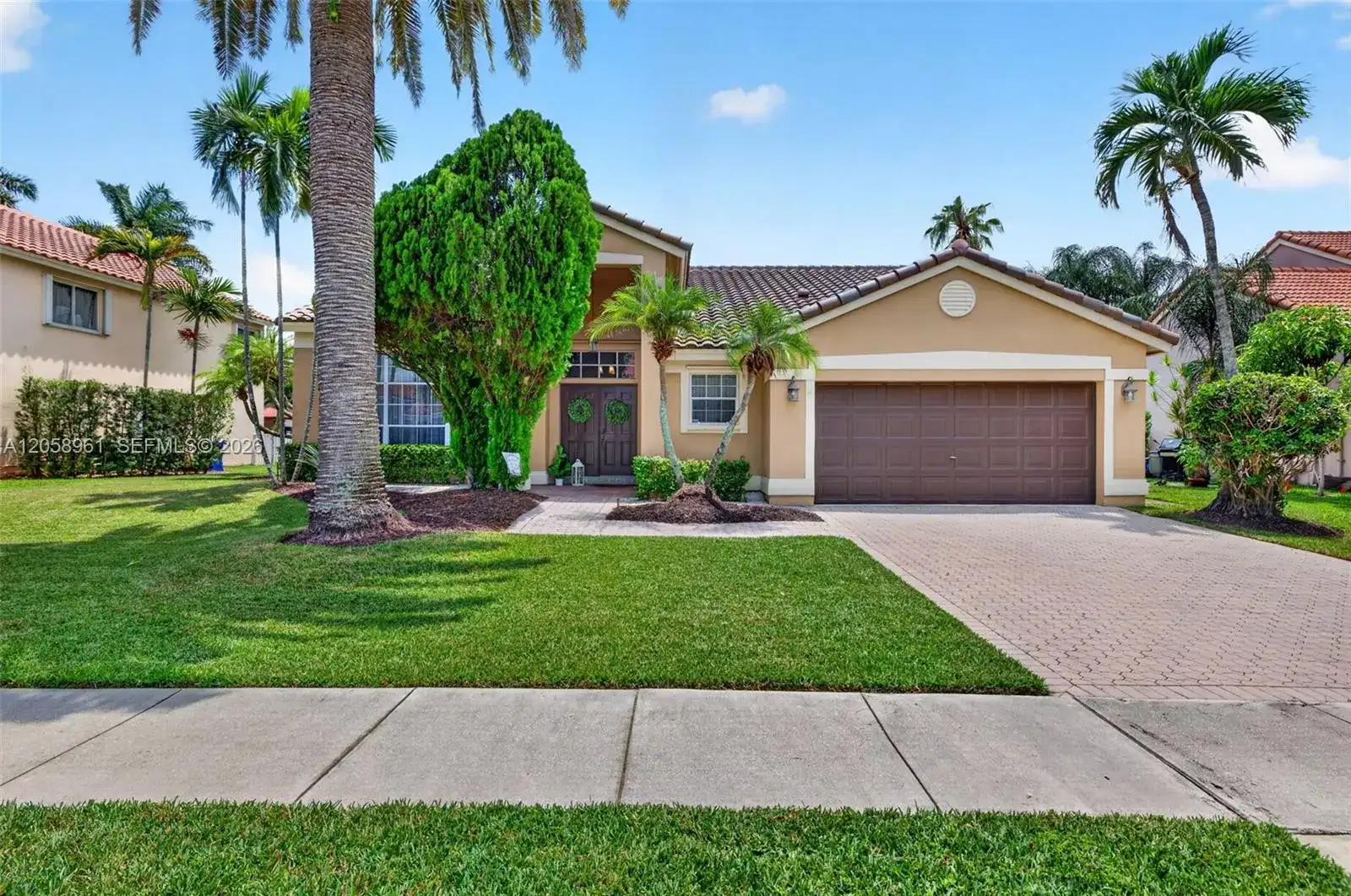 19352 NW 11th St, Pembroke Pines FL 33029 photo 2