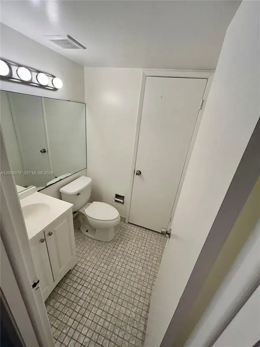 210 W Park Dr # 2, Miami FL 33172 photo 5