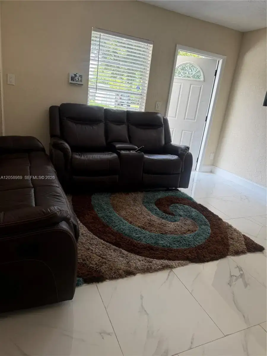 6308 Cleveland St, Hollywood FL 33024 photo 3