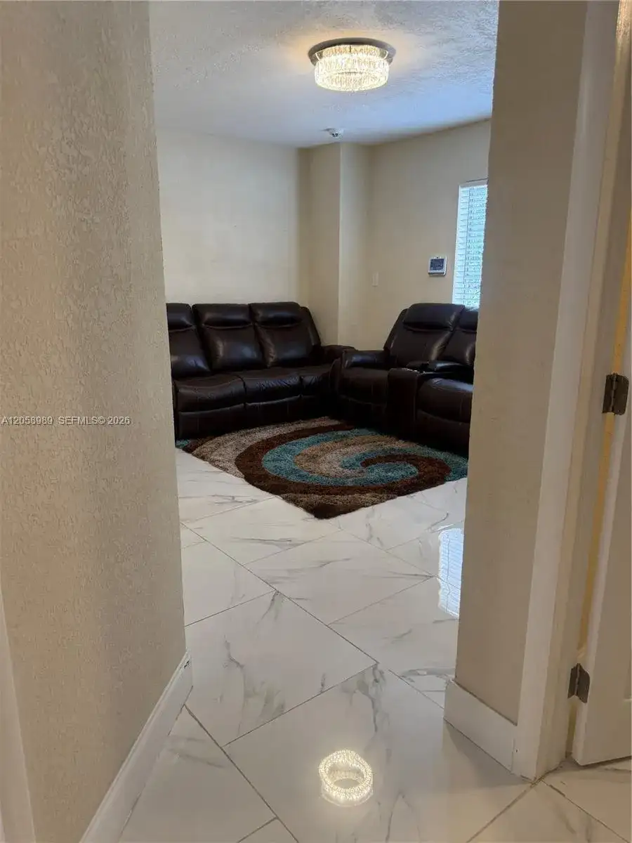 6308 Cleveland St, Hollywood FL 33024 photo 4