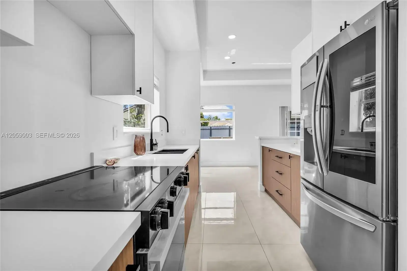 8651 SW 12th St, Pembroke Pines FL 33025 photo 4