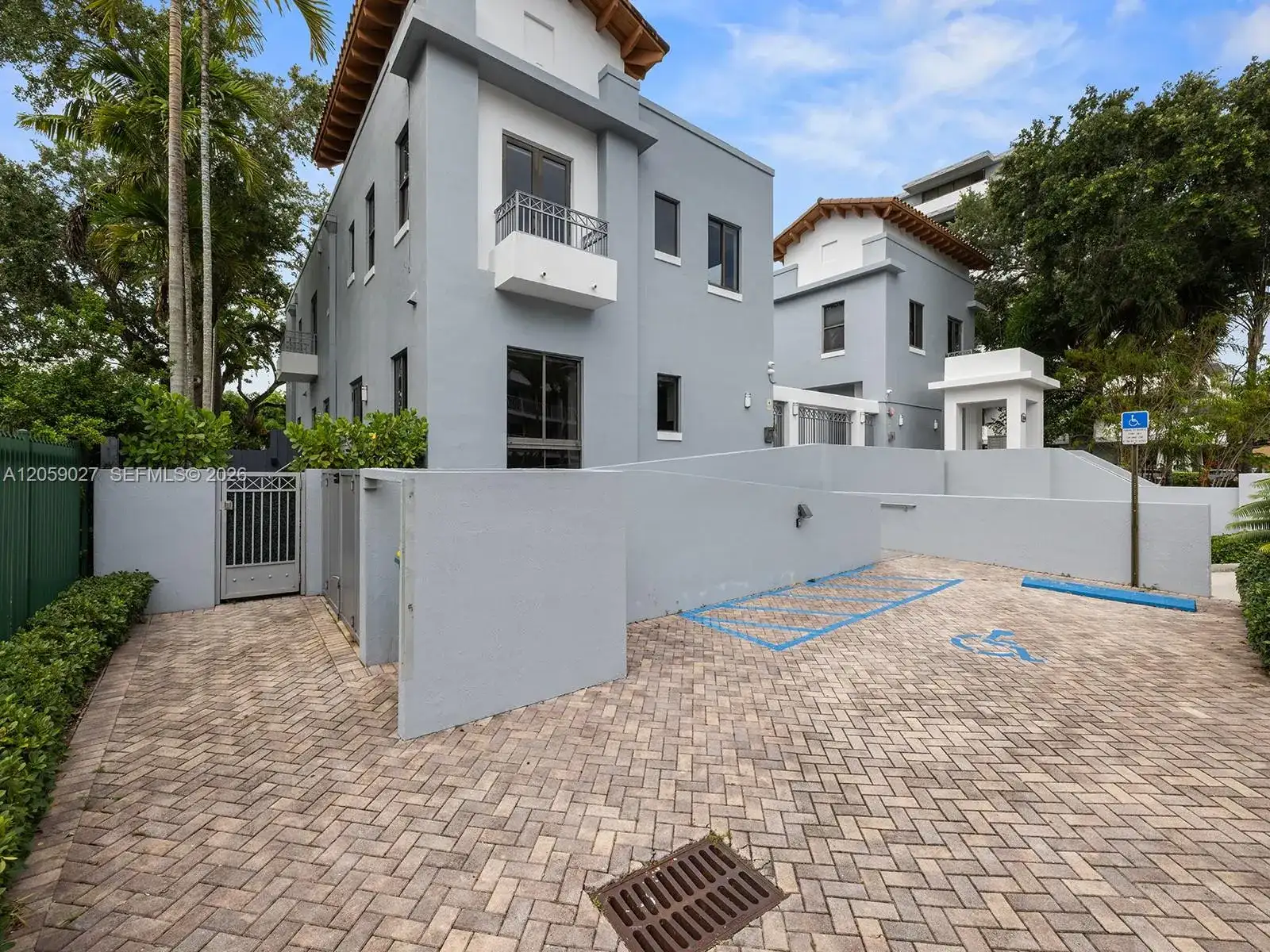 5864 SW 74th Ter # G, South Miami FL 33143 photo 2