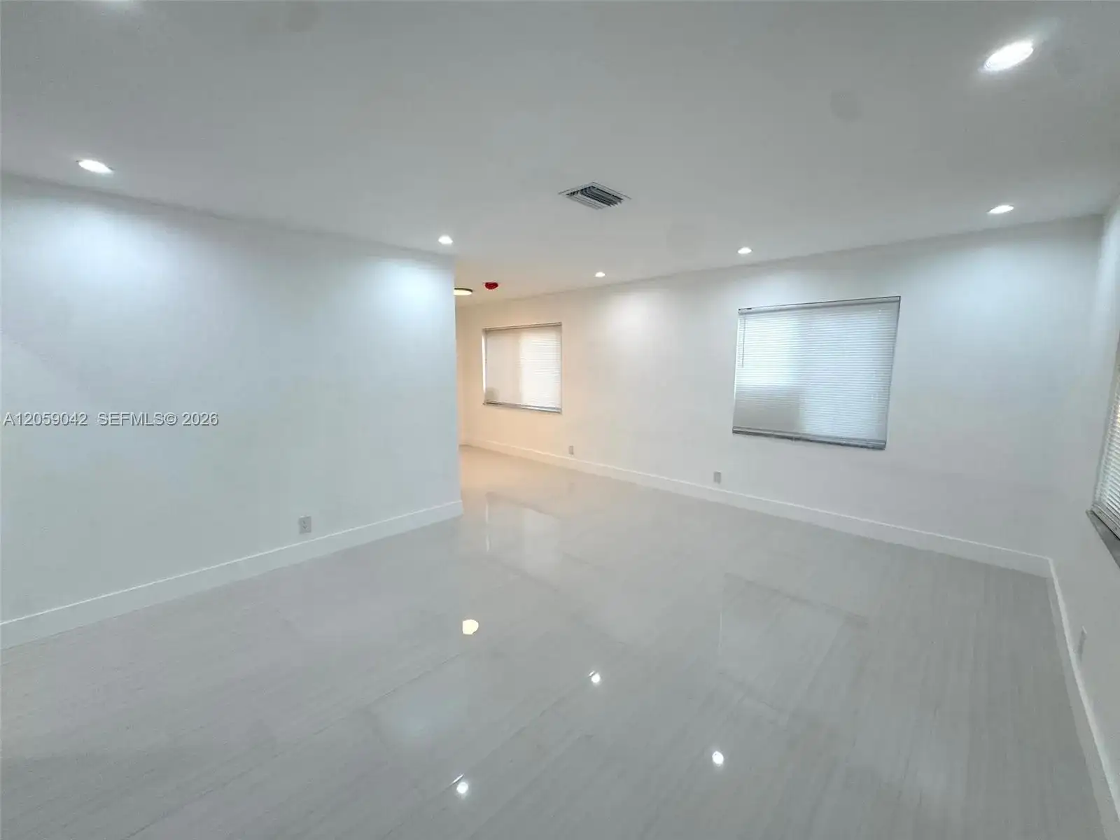 105-107 NE 30th Ct # 105, Wilton Manors FL 33334 photo 4