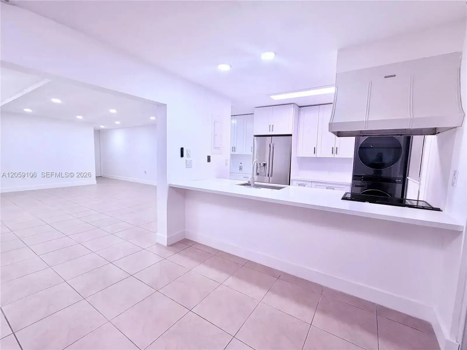 7011 Crown Gate Ct., Miami Lakes FL 33014 photo 2