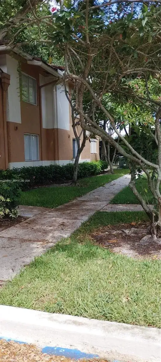 729 NW 92 AV BDING 29, Plantation FL 33324 photo 3