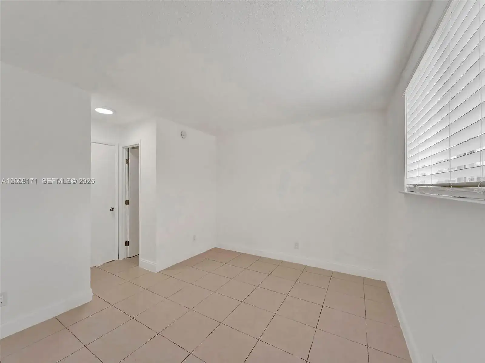 14190 W Dixie Hwy # 1, North Miami FL 33161 photo 5