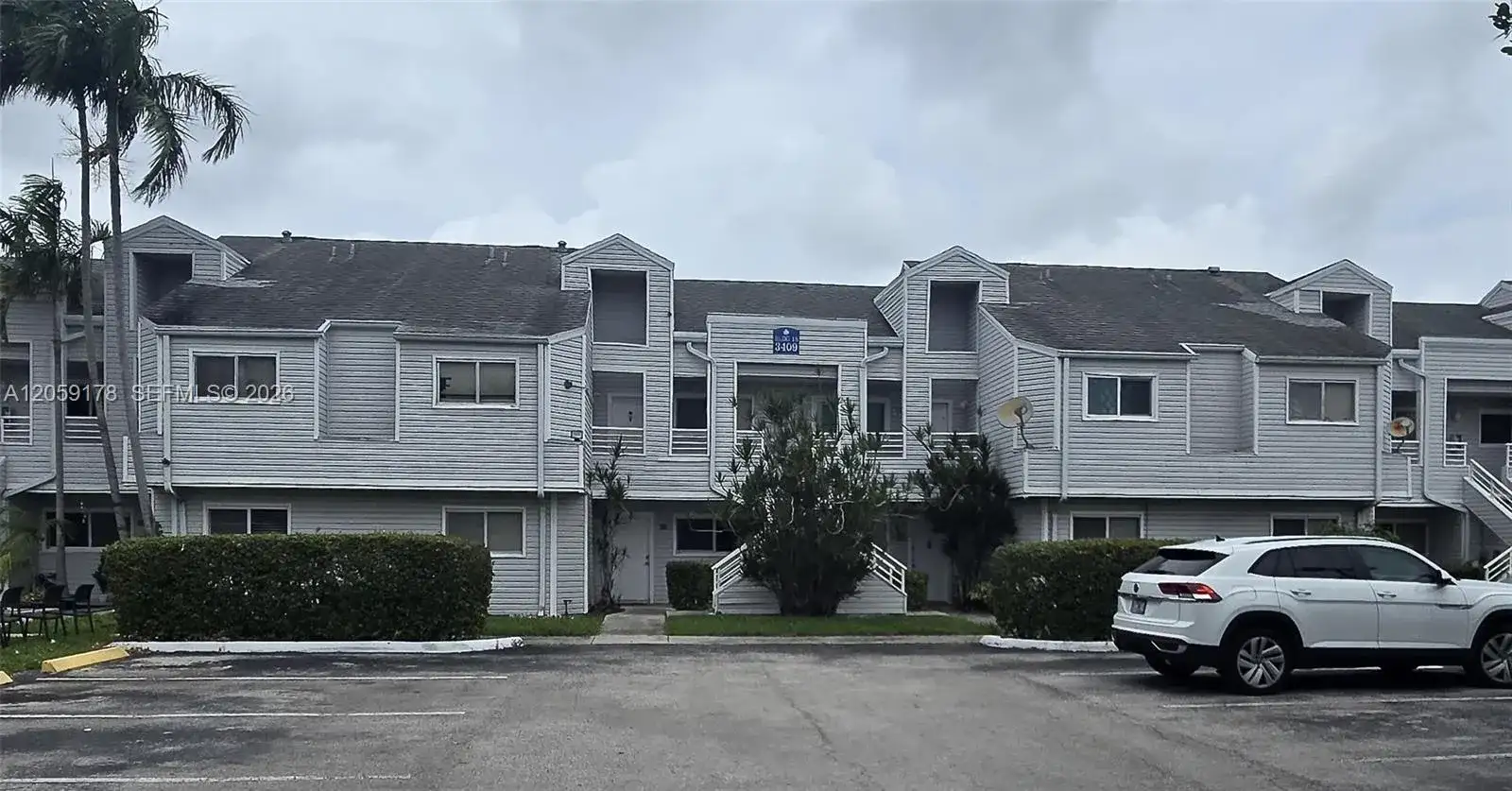 3409 NW 44th St # 201, Oakland Park FL 33309 photo 2