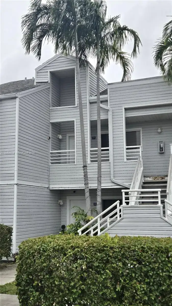 3409 NW 44th St # 201, Oakland Park FL 33309 photo 4
